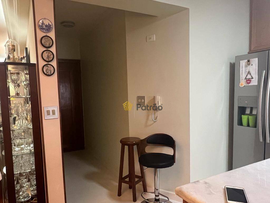 Apartamento à venda com 3 quartos, 136m² - Foto 26