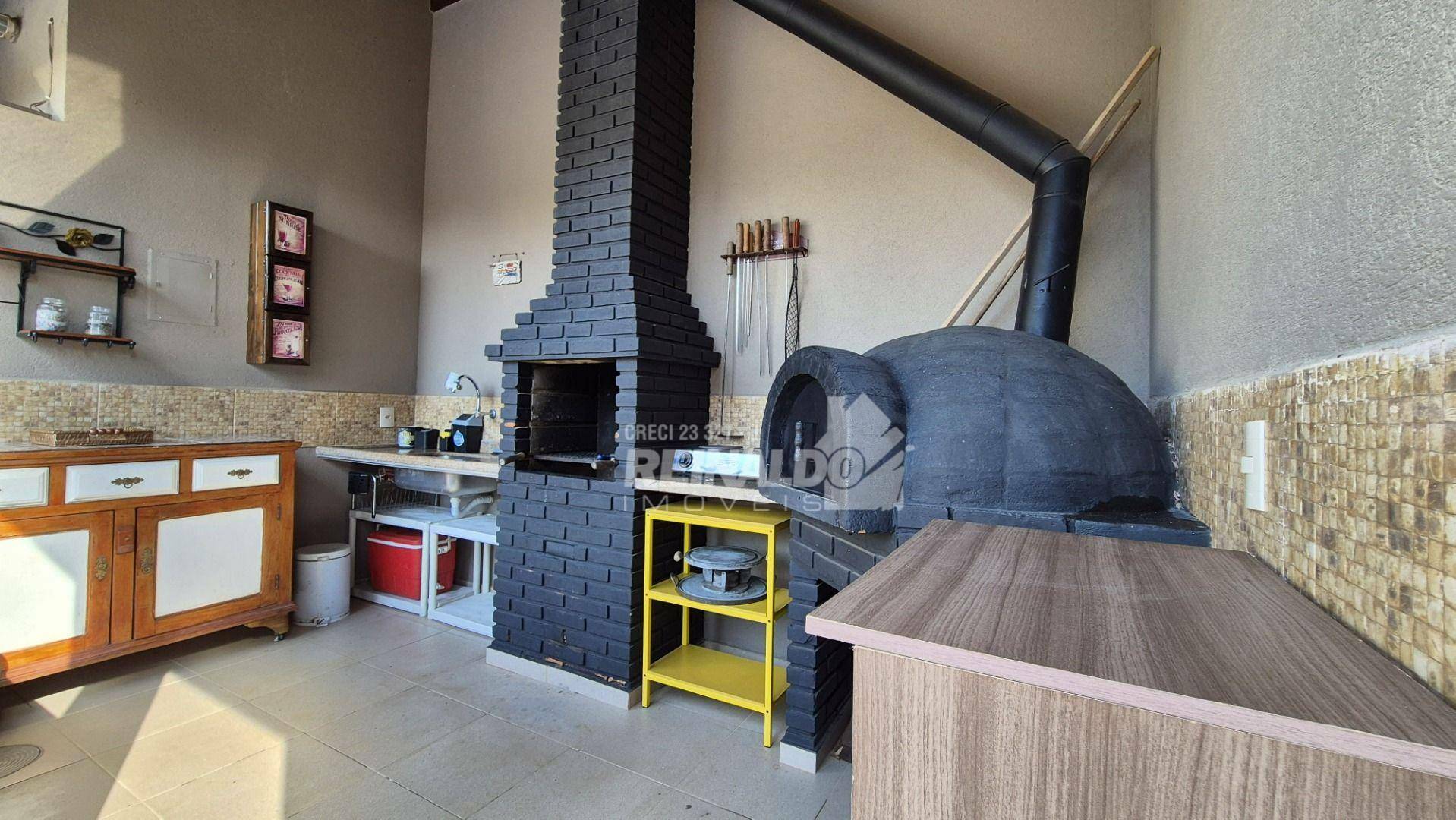 Casa de Condomínio para alugar com 4 quartos, 239m² - Foto 37