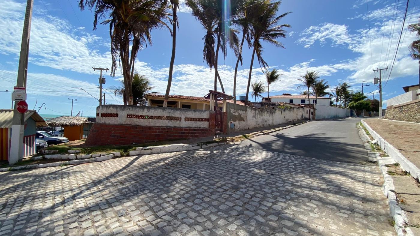 Casa à venda com 3 quartos, 180m² - Foto 2