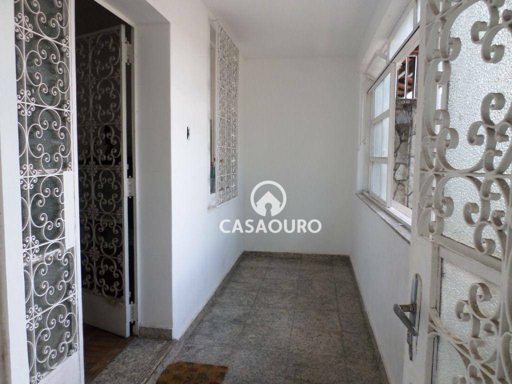 Casa à venda com 4 quartos, 300m² - Foto 5