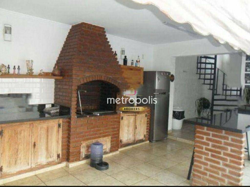 Casa à venda com 3 quartos, 329m² - Foto 1