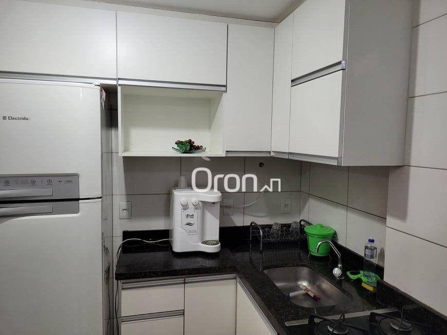 Apartamento à venda com 3 quartos, 77m² - Foto 2