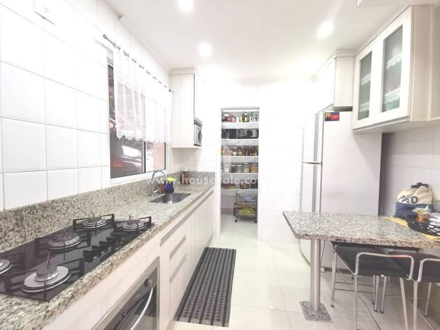 Casa de Condomínio à venda com 3 quartos, 140m² - Foto 4