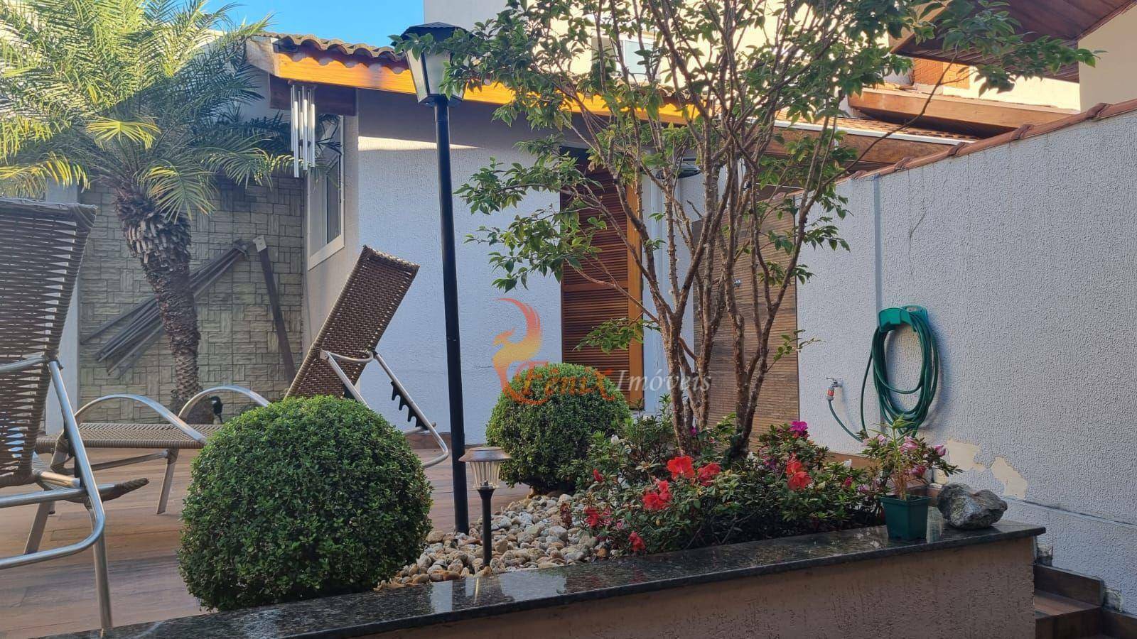 Sobrado à venda com 3 quartos, 221m² - Foto 1