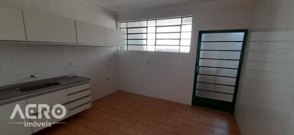 Casa à venda com 3 quartos, 490m² - Foto 25