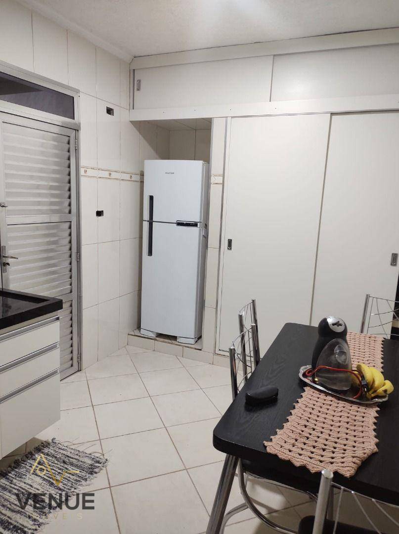 Sobrado à venda com 3 quartos, 125m² - Foto 3