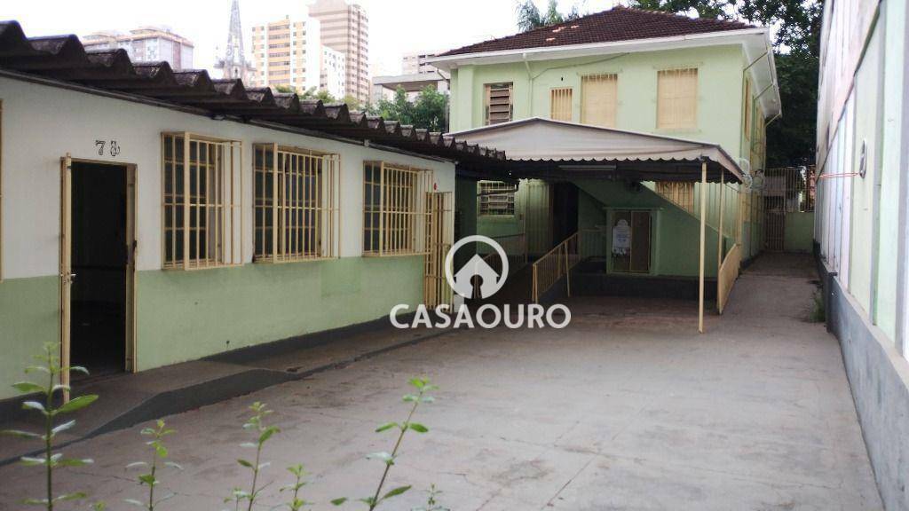 Casa à venda com 10 quartos, 334m² - Foto 1