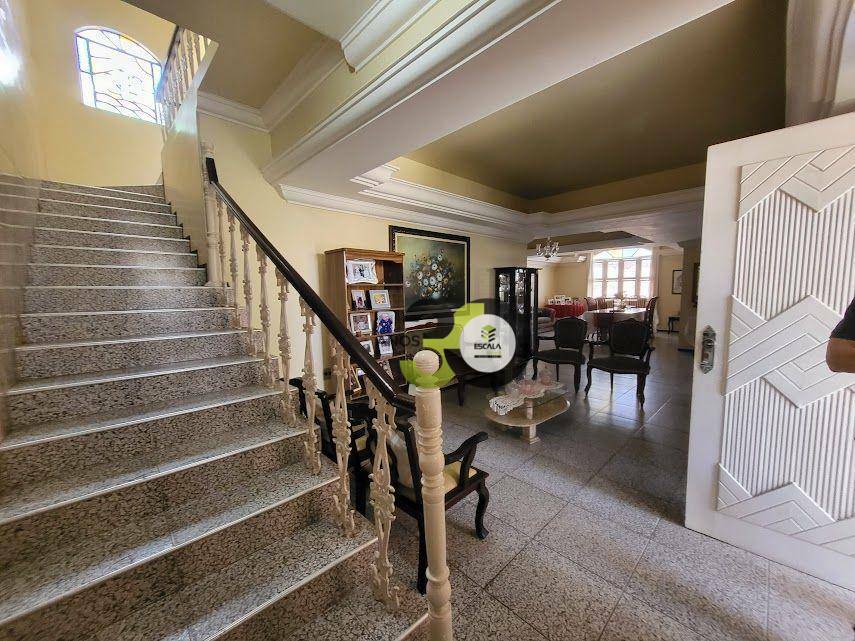 Casa, 4 quartos, 319 m² - Foto 1