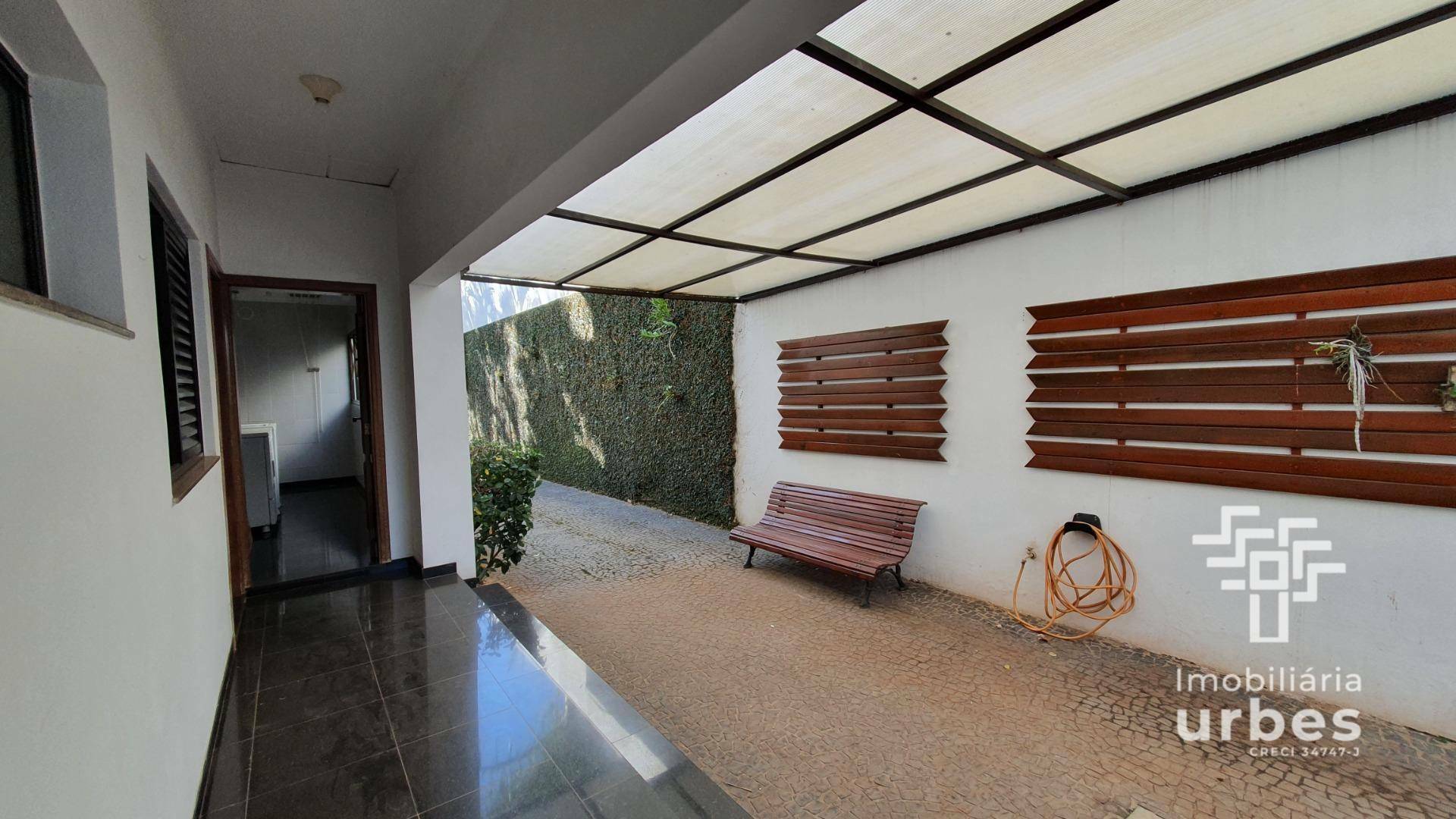 Casa à venda e aluguel com 3 quartos, 472m² - Foto 21