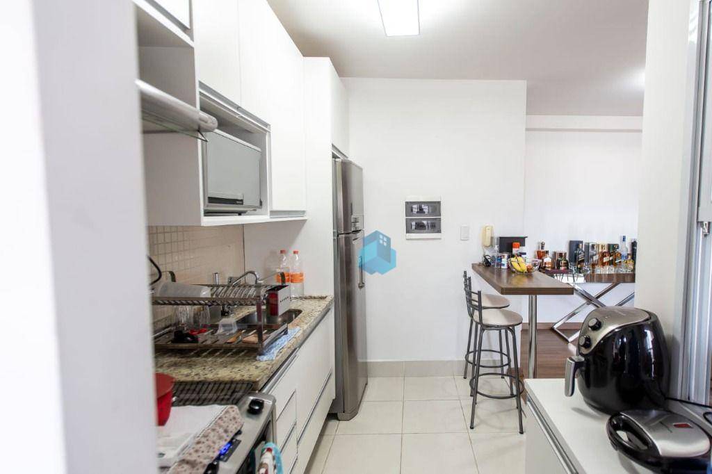 Apartamento à venda com 2 quartos, 69m² - Foto 11