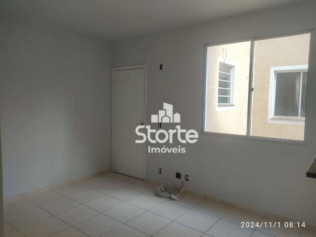 Apartamento à venda com 2 quartos, 45m² - Foto 2