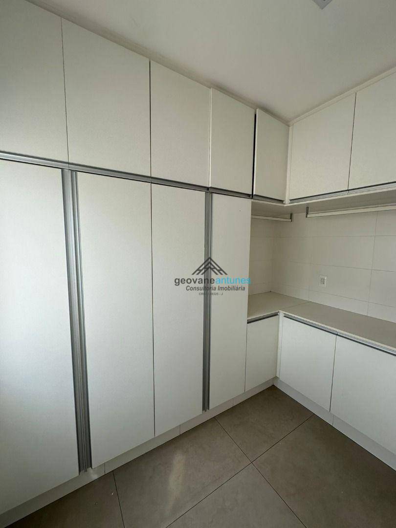 Casa de Condomínio para alugar com 5 quartos, 280m² - Foto 18