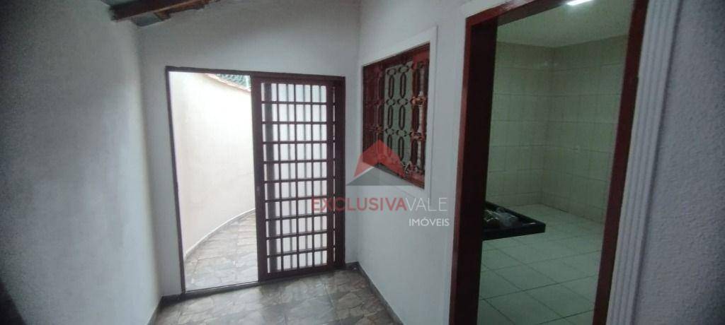 Casa à venda com 2 quartos, 70m² - Foto 6