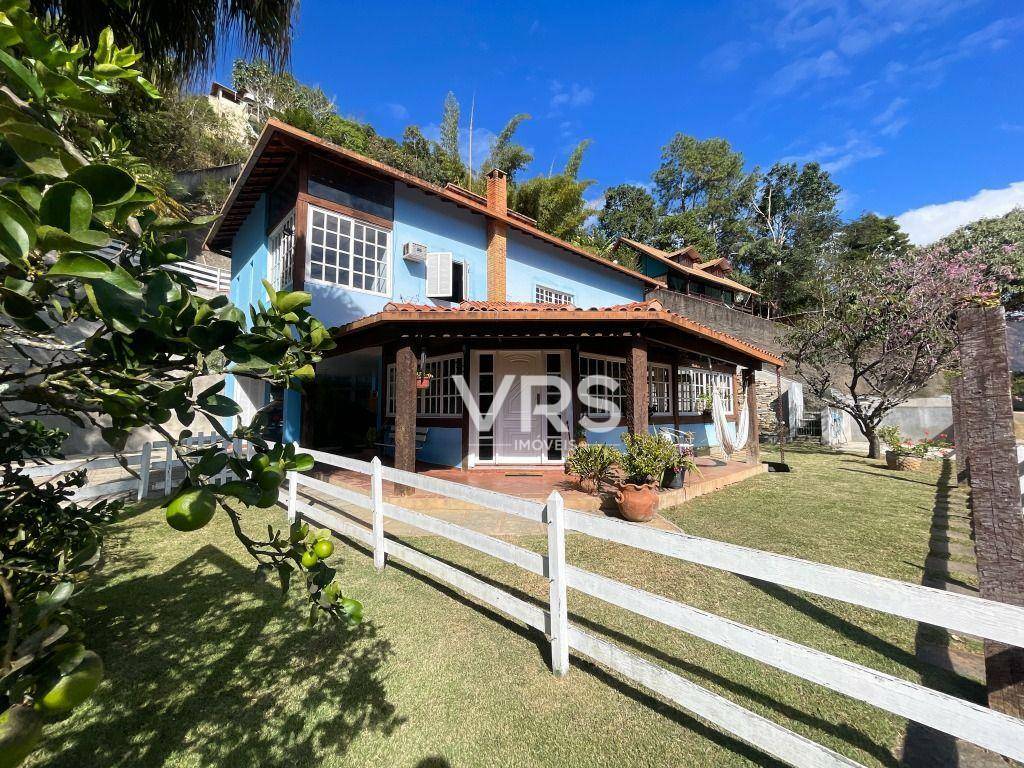 Casa à venda com 5 quartos, 220m² - Foto 17