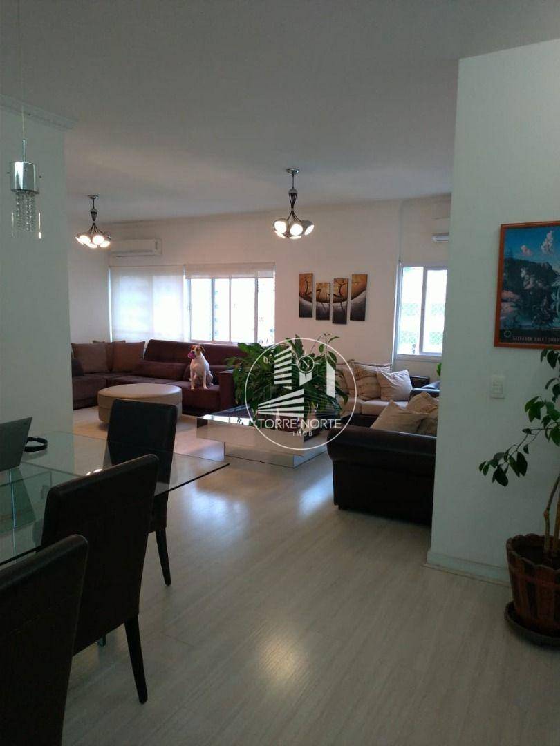 Apartamento à venda com 6 quartos, 200m² - Foto 1