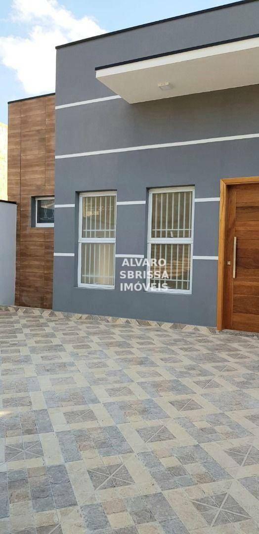 Casa à venda com 3 quartos, 81m² - Foto 1