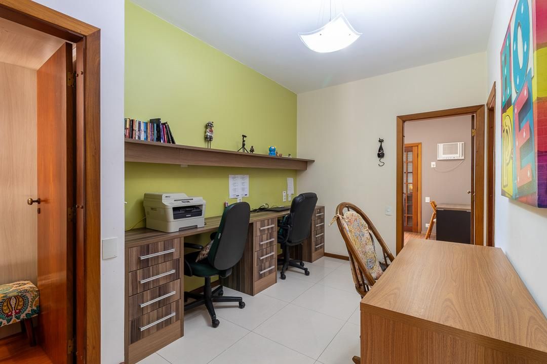 Casa de Condomínio à venda com 4 quartos, 350m² - Foto 47