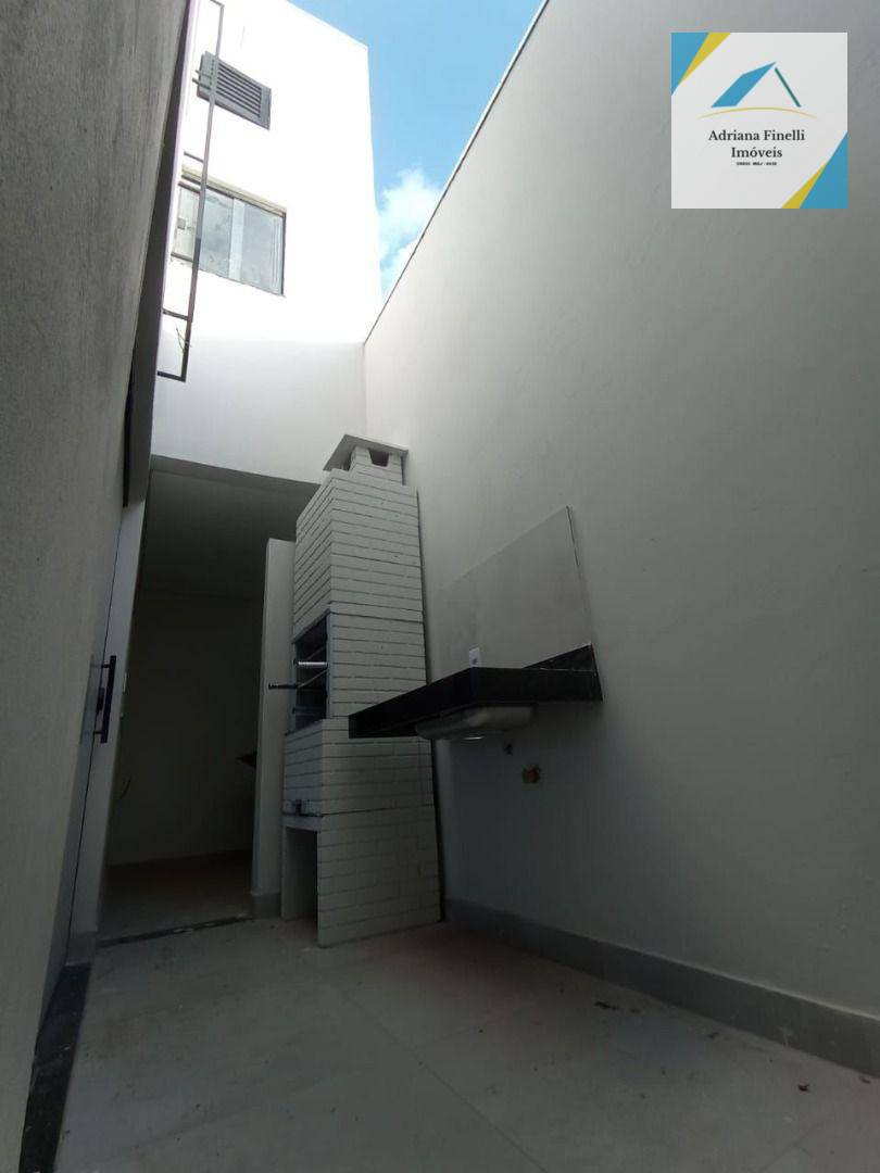 Casa à venda com 2 quartos, 88m² - Foto 4