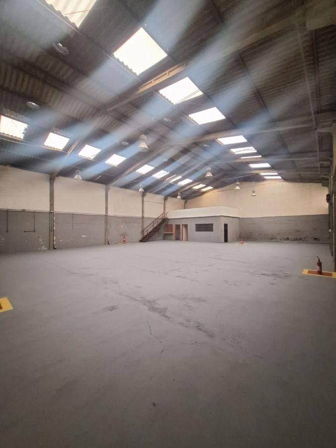 Casa para alugar, 600m² - Foto 2