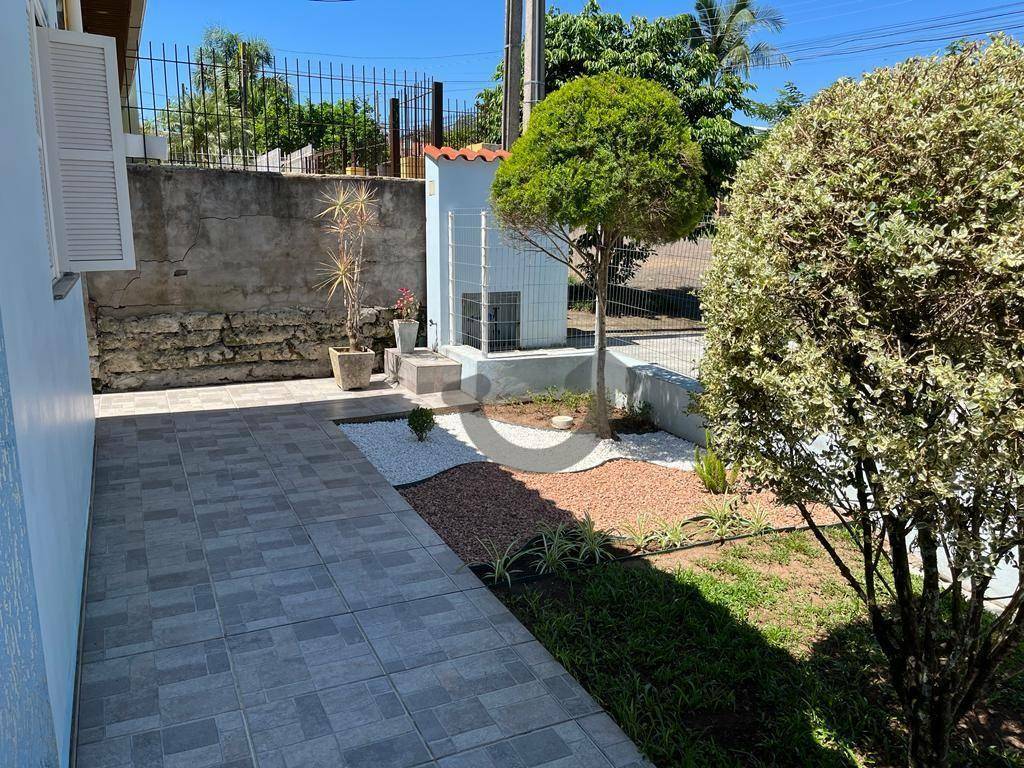 Casa à venda com 3 quartos, 100m² - Foto 4