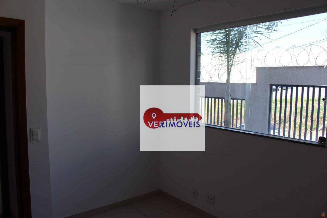 Apartamento à venda com 3 quartos, 62m² - Foto 3