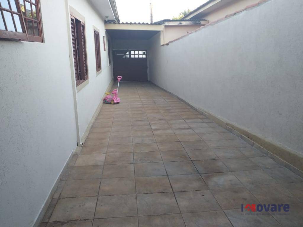 Casa à venda com 3 quartos, 180m² - Foto 16