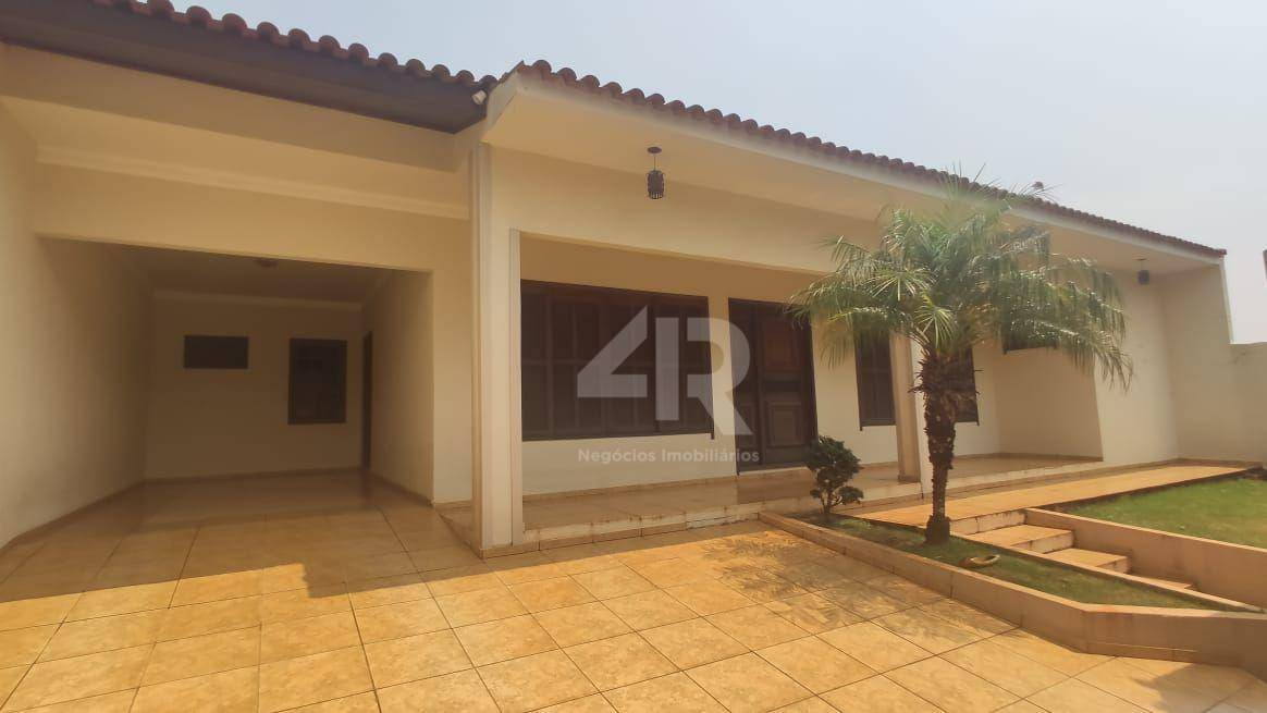 Casa à venda com 3 quartos, 159m² - Foto 1