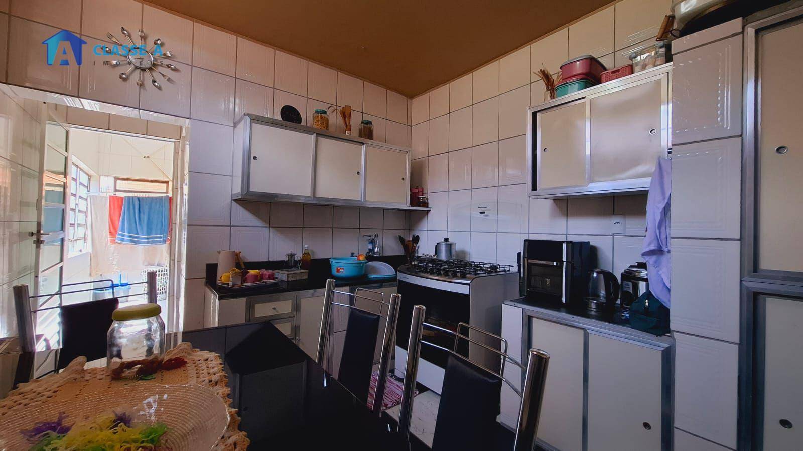 Casa à venda com 5 quartos, 300m² - Foto 12