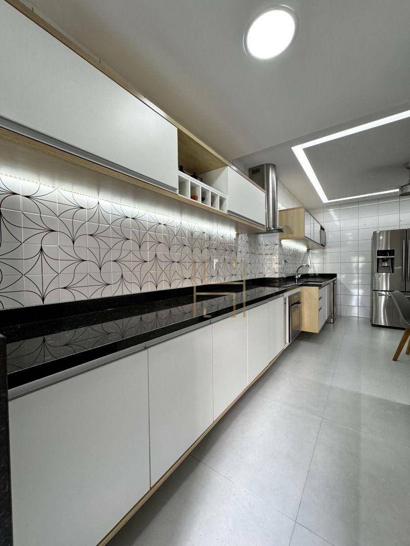 Apartamento à venda com 3 quartos, 142m² - Foto 27