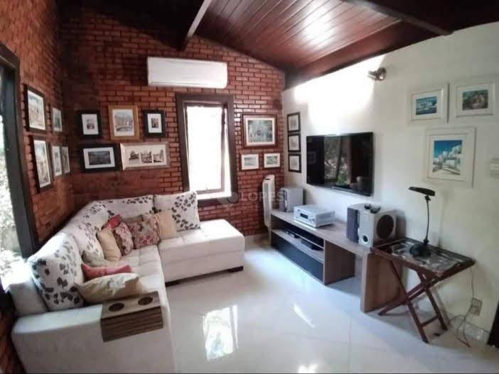 Casa de Condomínio à venda com 4 quartos, 294m² - Foto 2