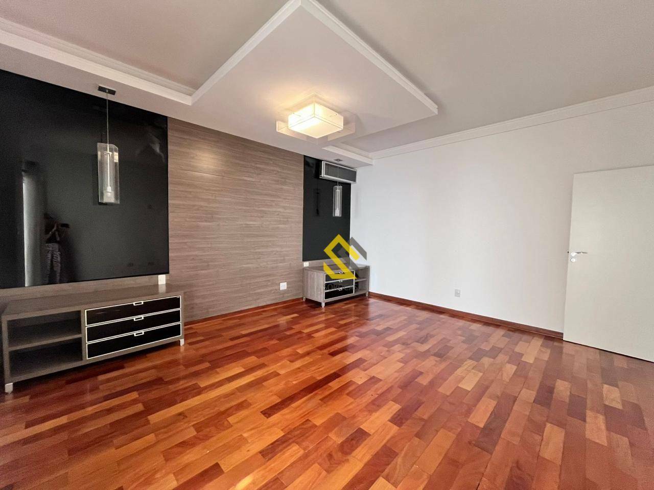 Casa de Condomínio para alugar com 4 quartos, 412m² - Foto 45