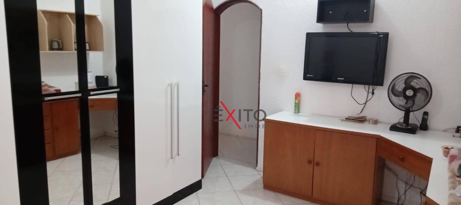 Casa à venda com 3 quartos, 200m² - Foto 13