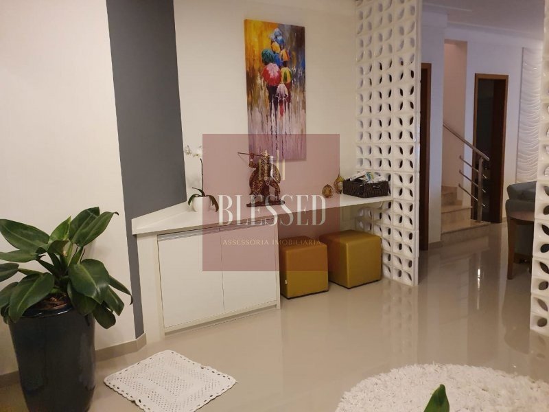 Sobrado à venda com 4 quartos, 236m² - Foto 2