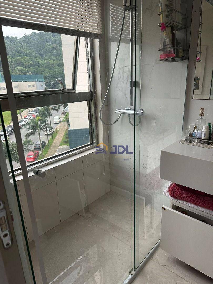 Apartamento à venda com 2 quartos, 70m² - Foto 6