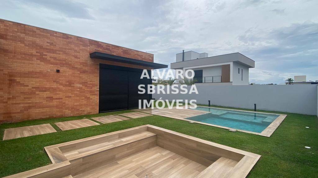 Casa de Condomínio à venda com 4 quartos, 295m² - Foto 1