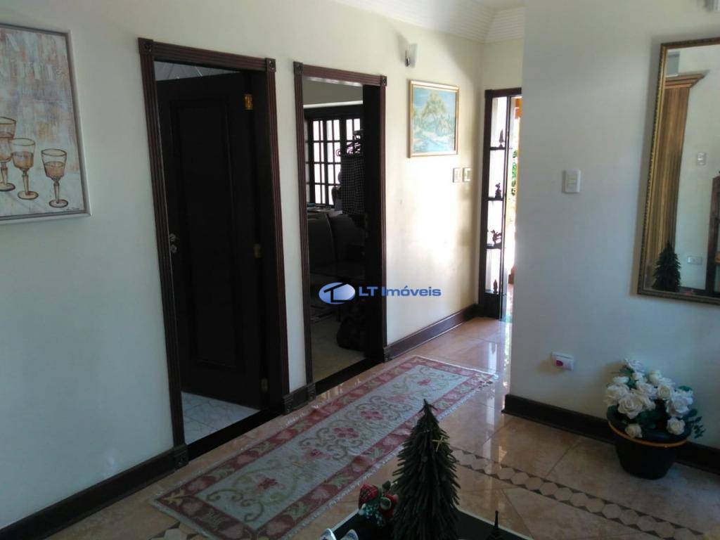 Sobrado, 3 quartos, 330 m² - Foto 1