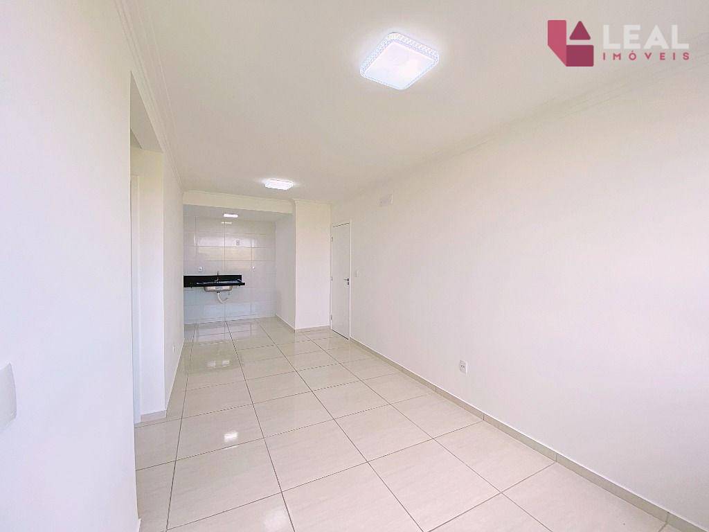 Apartamento à venda com 2 quartos, 55m² - Foto 2