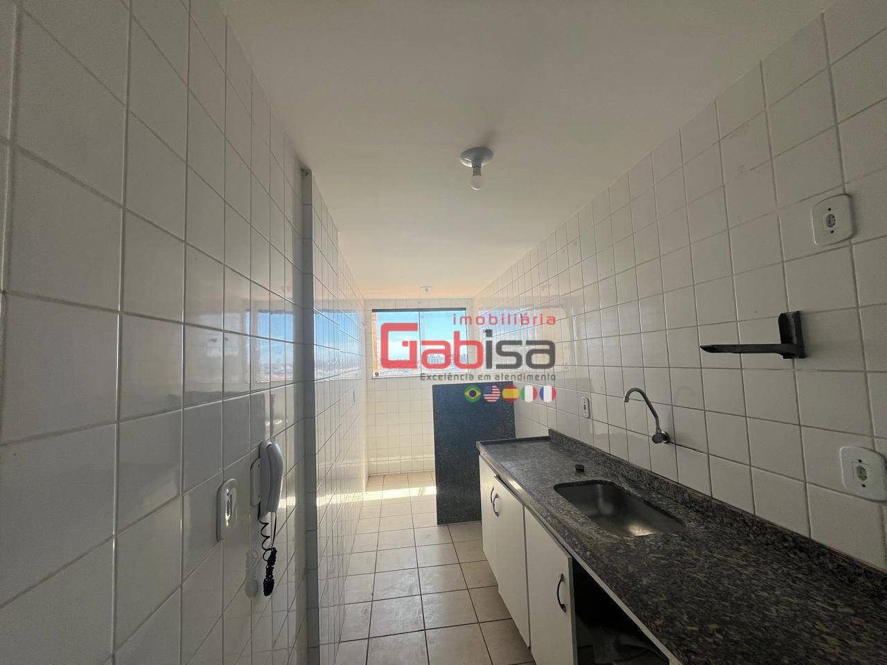 Apartamento para alugar com 2 quartos, 75m² - Foto 2