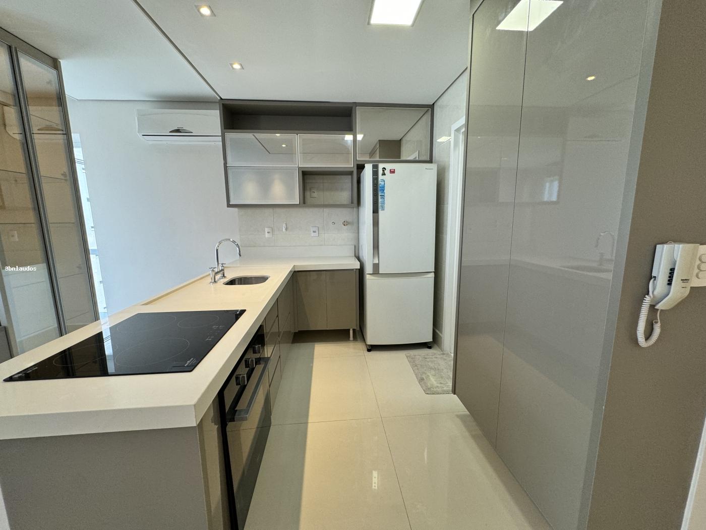 Apartamento para alugar com 1 quarto, 67m² - Foto 6