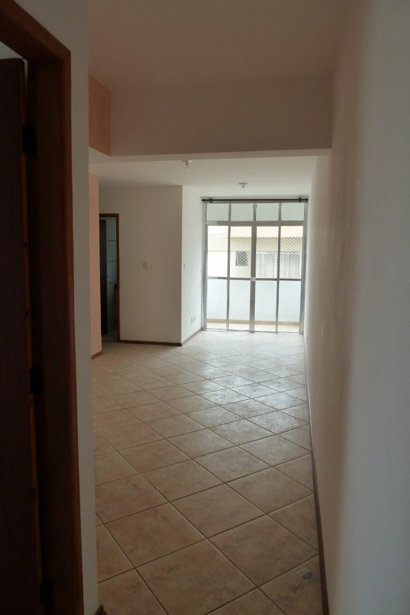 Apartamento à venda com 2 quartos, 65m² - Foto 4