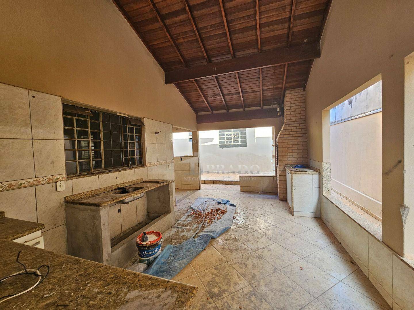 Casa para alugar com 4 quartos, 198m² - Foto 19