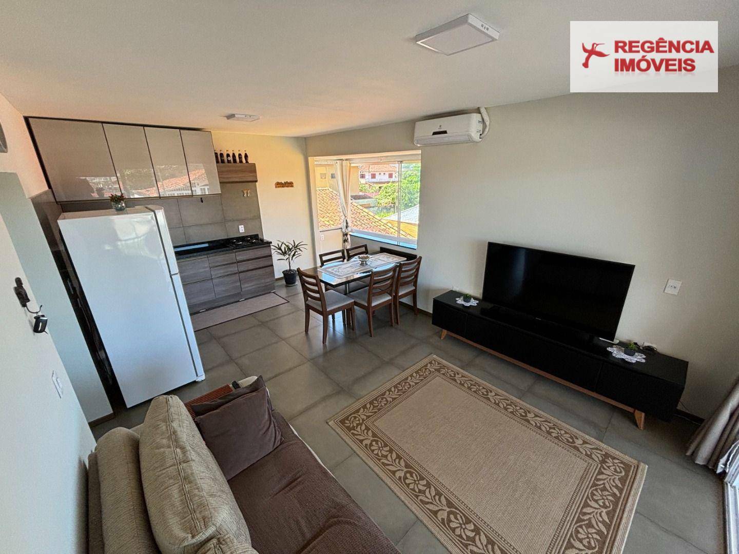 Casa à venda com 4 quartos, 240m² - Foto 15