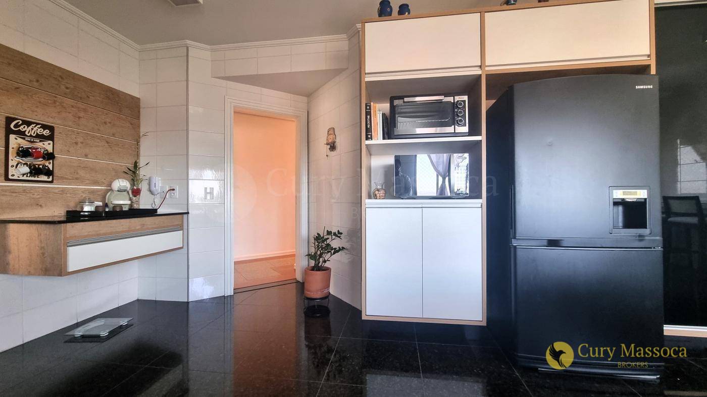 Apartamento à venda com 3 quartos, 247m² - Foto 4