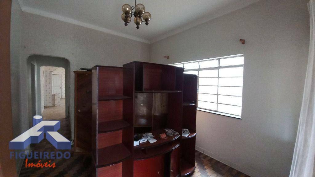 Casa à venda com 3 quartos, 190m² - Foto 4