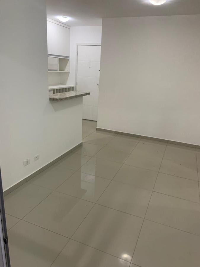 Apartamento à venda com 2 quartos, 62m² - Foto 2