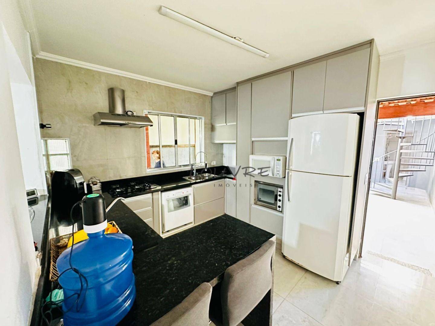 Casa à venda com 2 quartos, 160m² - Foto 8