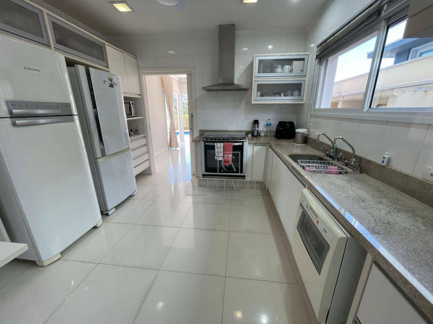 Casa de Condomínio à venda com 4 quartos, 441m² - Foto 25