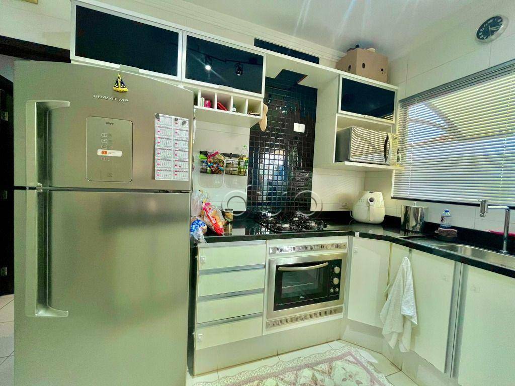 Casa à venda com 2 quartos, 110m² - Foto 1