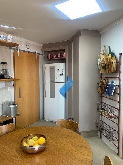 Apartamento à venda com 3 quartos, 176m² - Foto 19