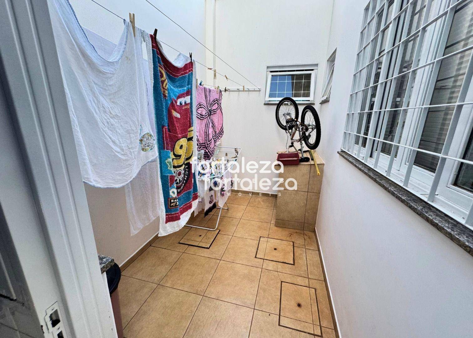 Sobrado à venda com 3 quartos, 361m² - Foto 6